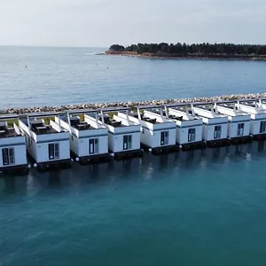 The Sea Novigrad - Hausboot Floating Sea House Botel